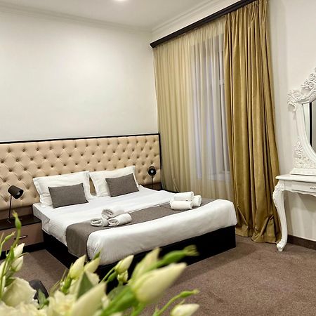 Yvn Tumanyan Apart-Hotel 耶烈万 外观 照片