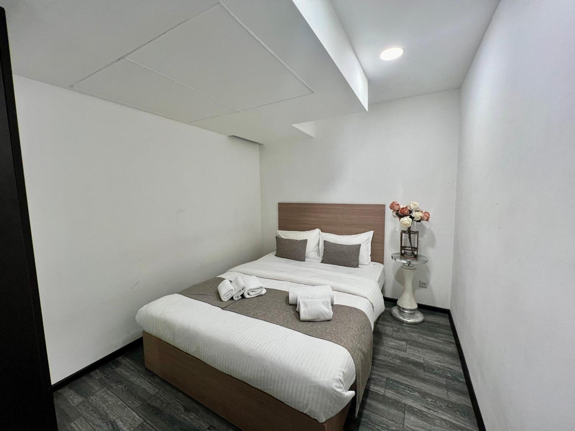 Yvn Tumanyan Apart-Hotel 耶烈万 外观 照片
