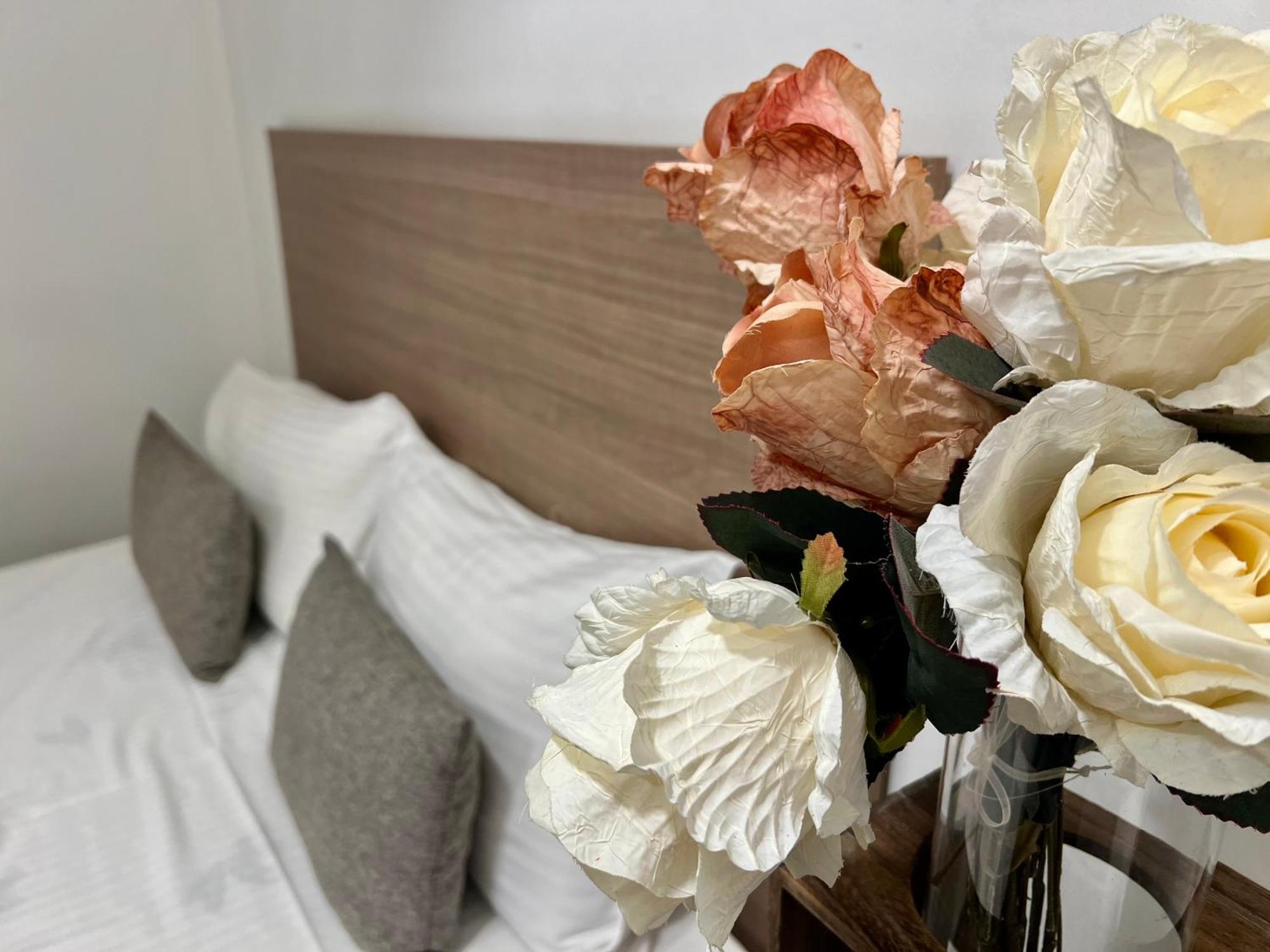 Yvn Tumanyan Apart-Hotel 耶烈万 外观 照片
