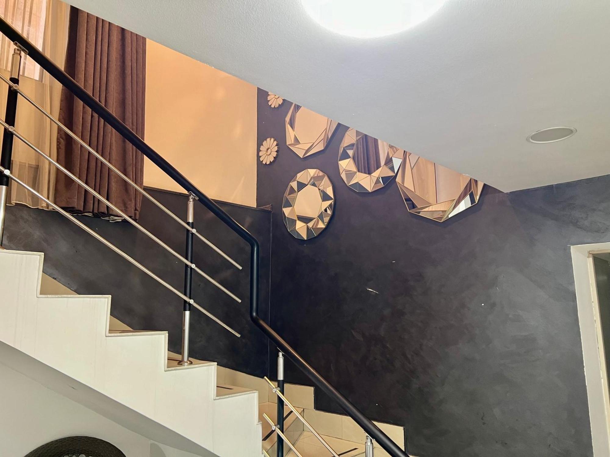 Yvn Tumanyan Apart-Hotel 耶烈万 外观 照片