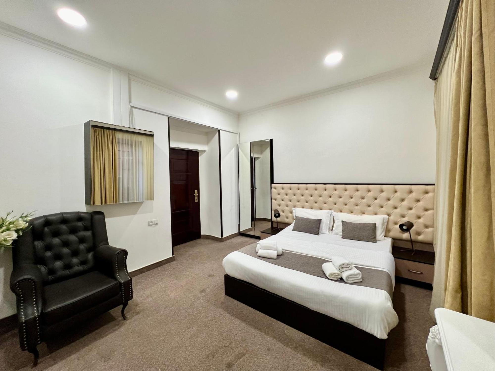 Yvn Tumanyan Apart-Hotel 耶烈万 外观 照片