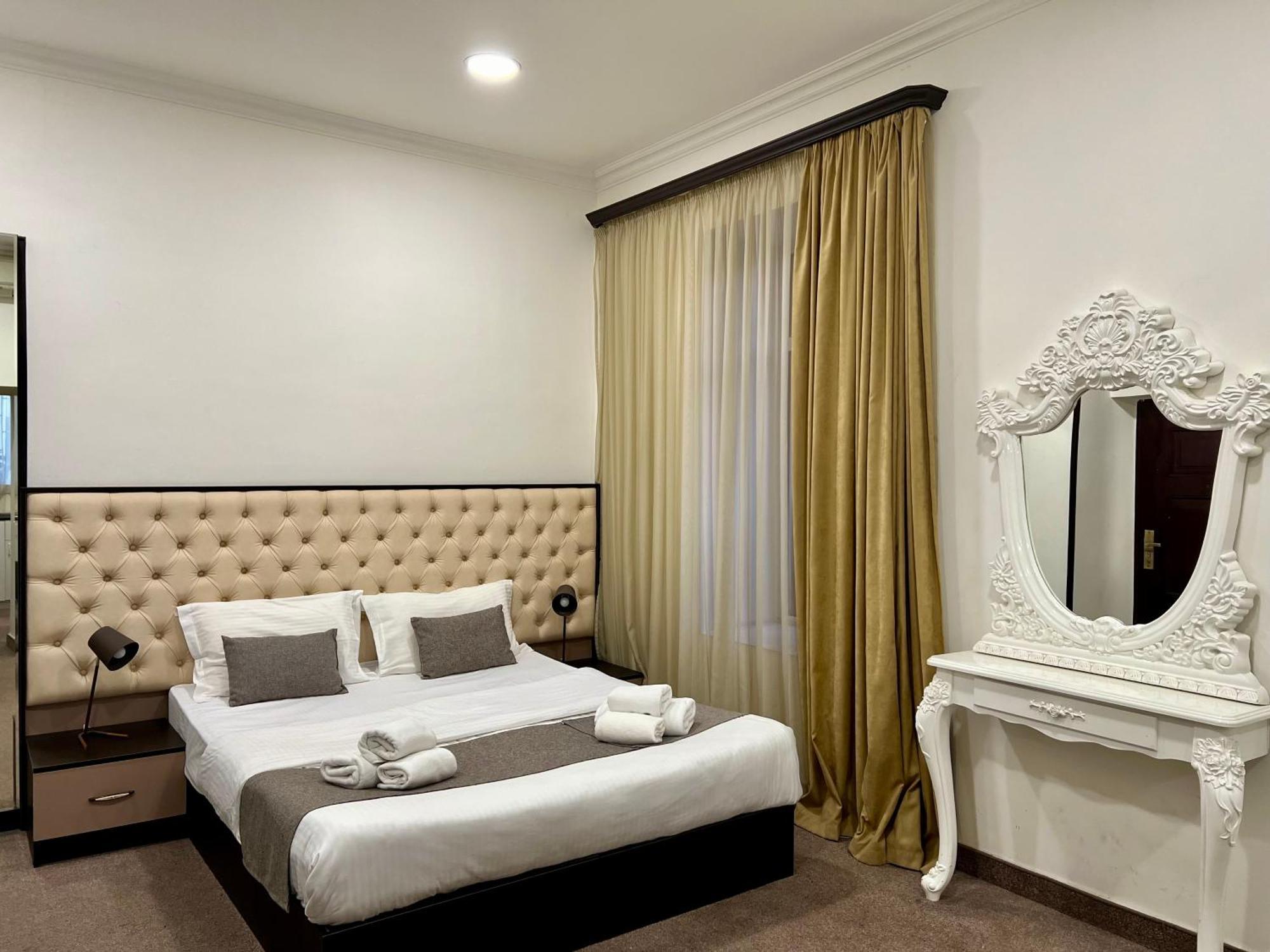 Yvn Tumanyan Apart-Hotel 耶烈万 外观 照片
