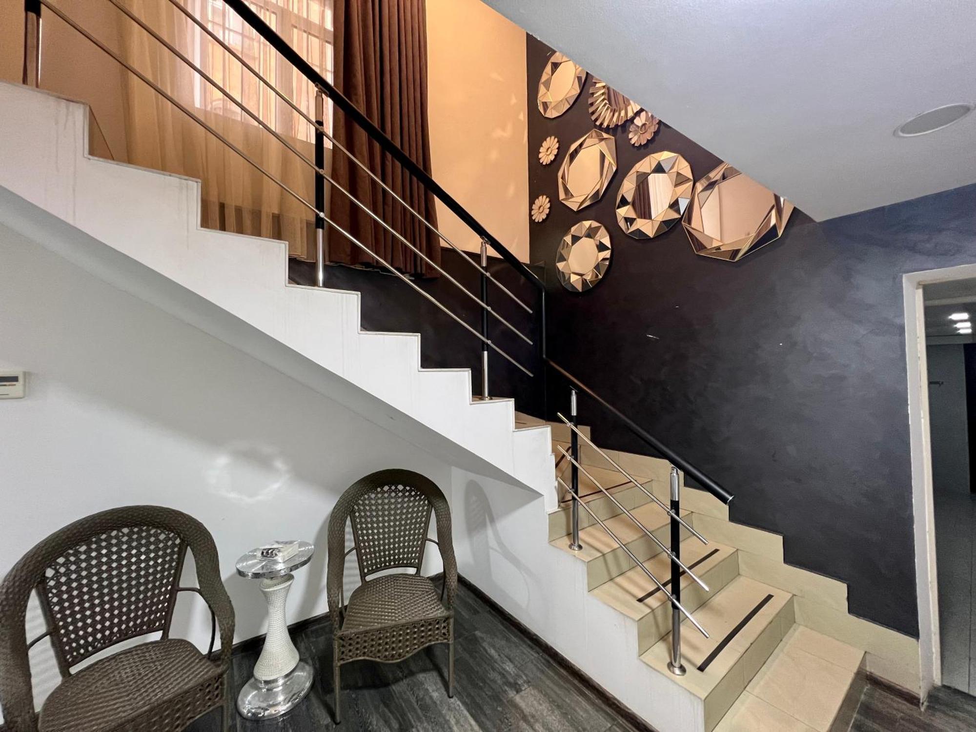 Yvn Tumanyan Apart-Hotel 耶烈万 外观 照片